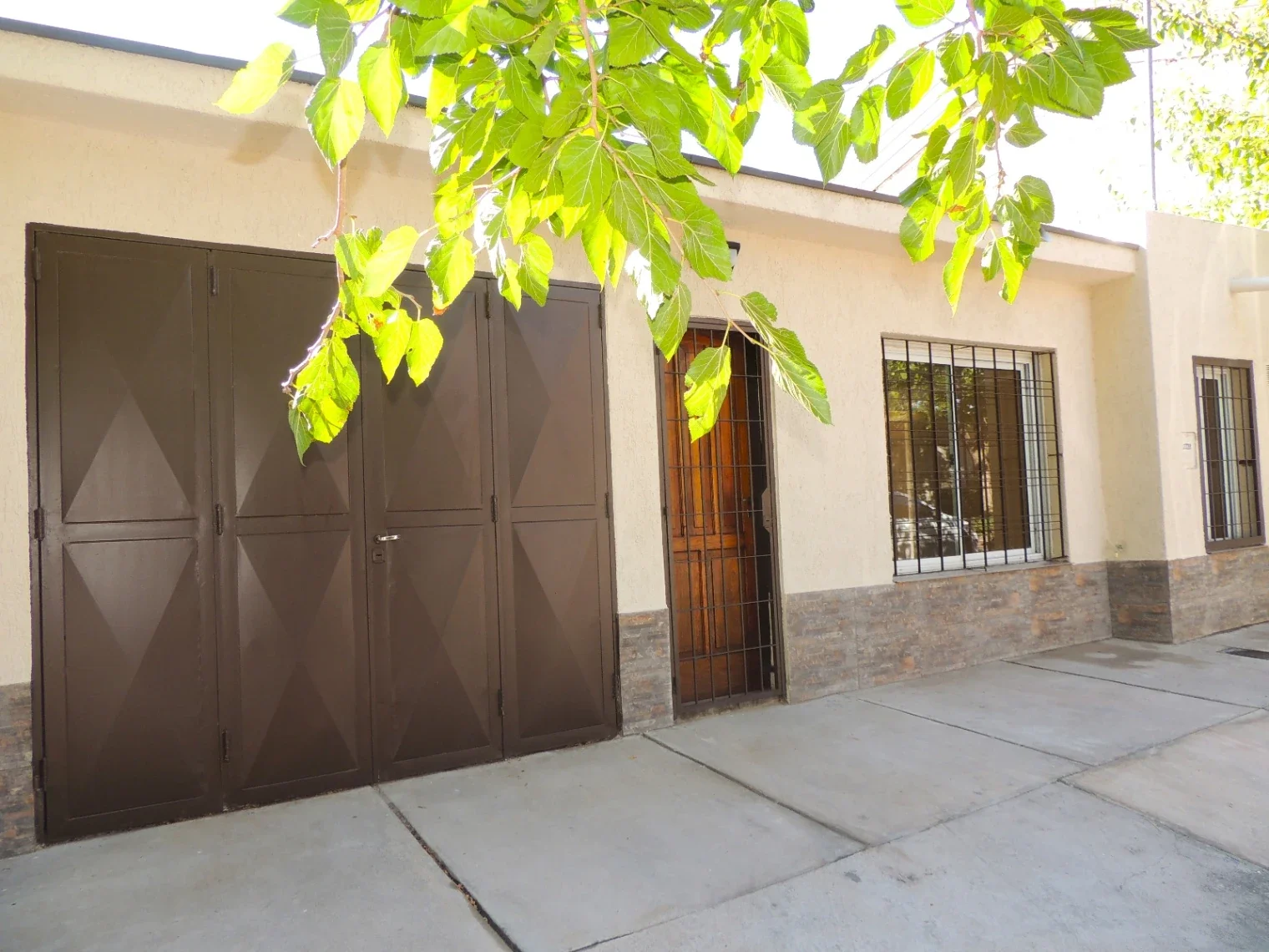 Casa en alquiler c/ cochera en Dorrego - Imagen 5