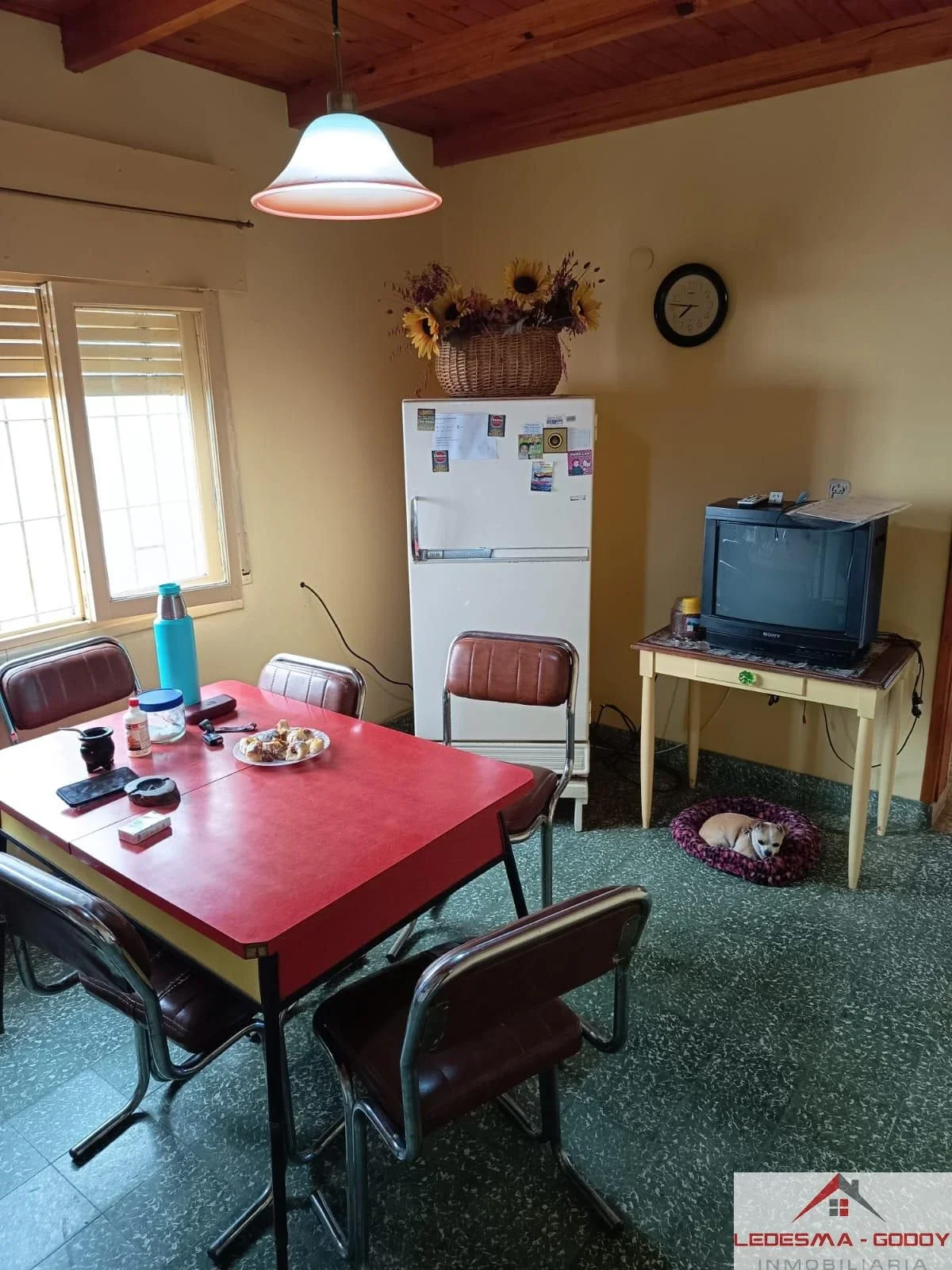 Casa en venta c/ cochera en La Falda - Imagen 1
