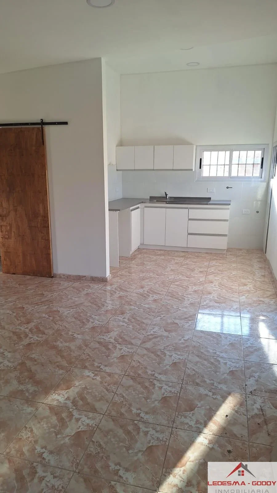 Casa en alquiler c/ cochera en Valle Hermoso - Imagen 4