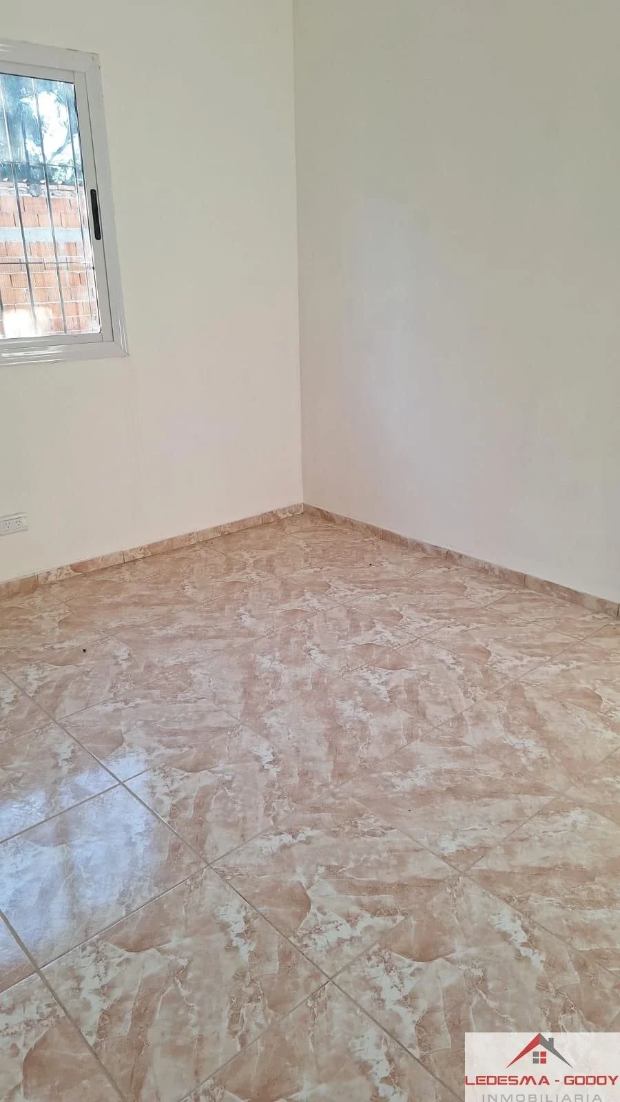 Casa en alquiler c/ cochera en Valle Hermoso - Imagen 3