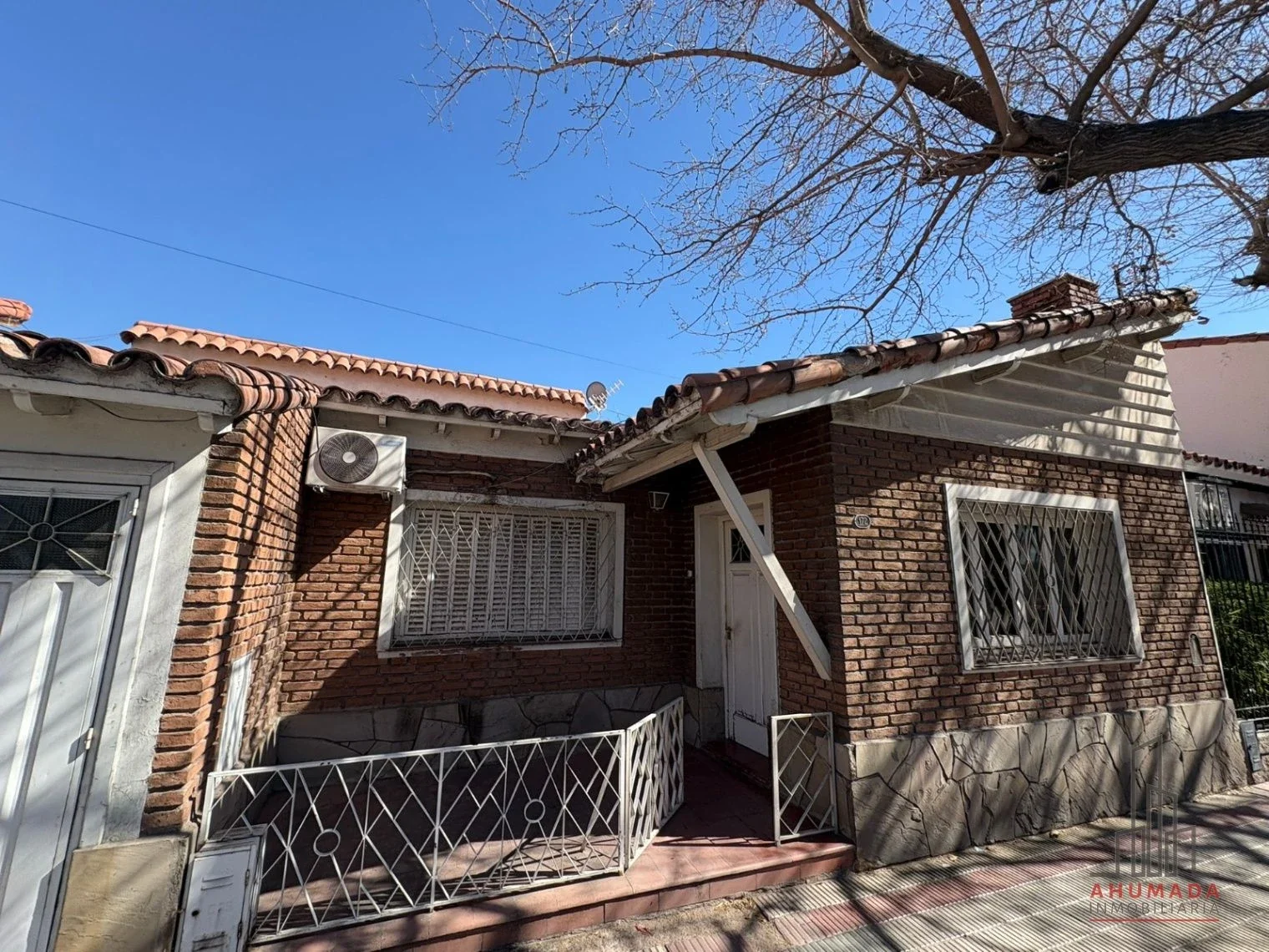 Casa en venta c/ cochera en 5.ª Sección - Imagen 3