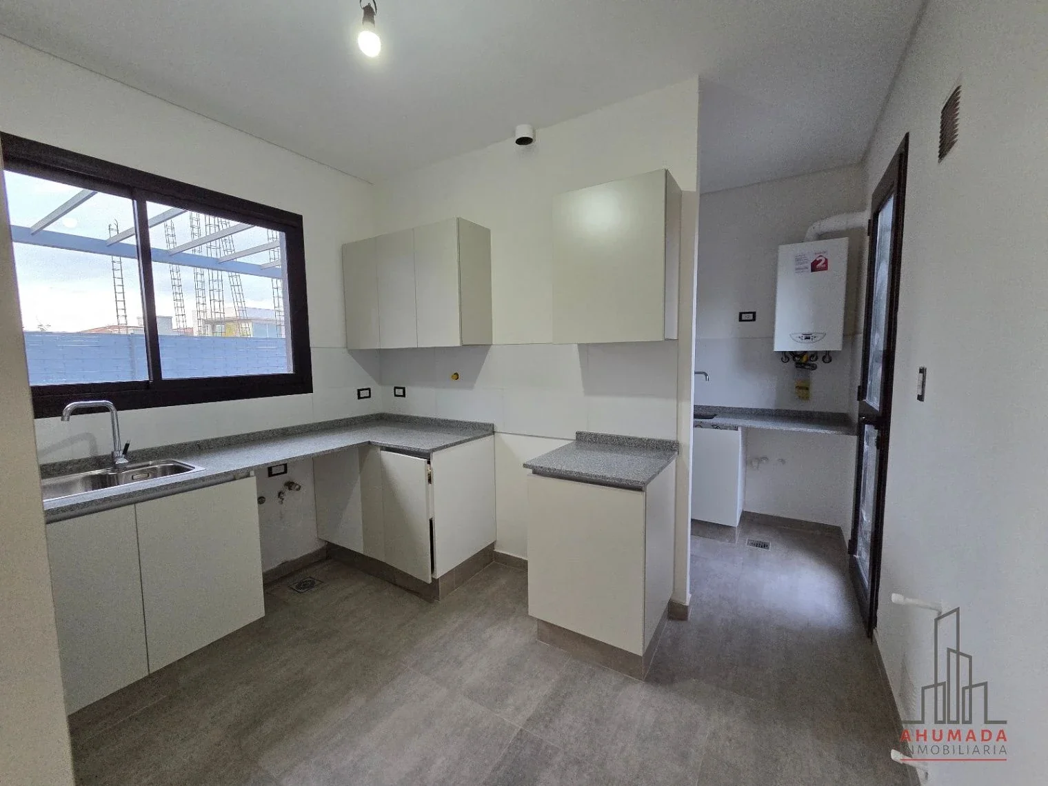 Casa en venta de 2 dormitorios en Barrio Jardines de Karakorum - Sexta sección - Imagen 3
