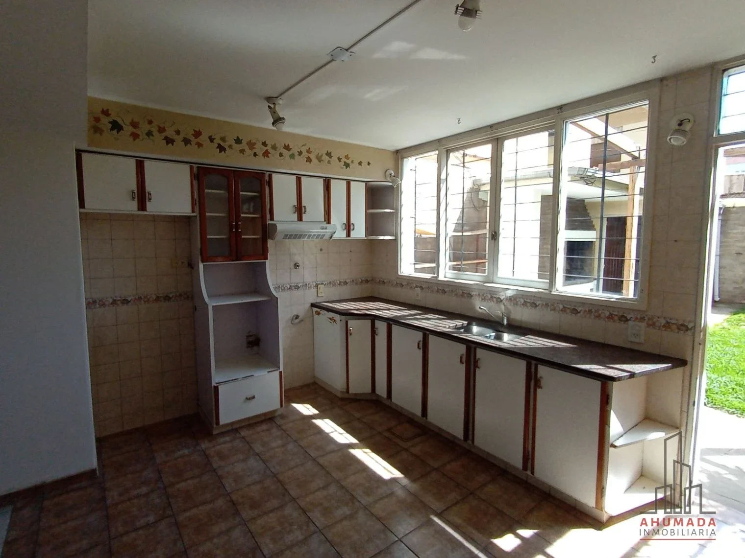 Casa en venta c/ cochera en 5.ª Sección - Imagen 3