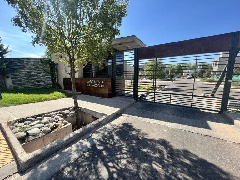 Barrio Privado Jardines de Karakorum - Imagen 1
