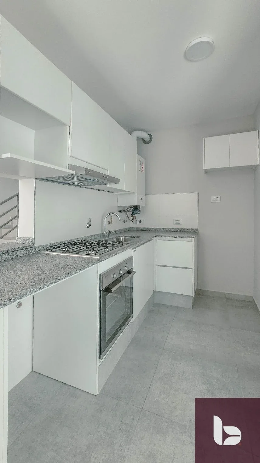 Dúplex en venta c/ cochera en Río Cuarto - Imagen 2
