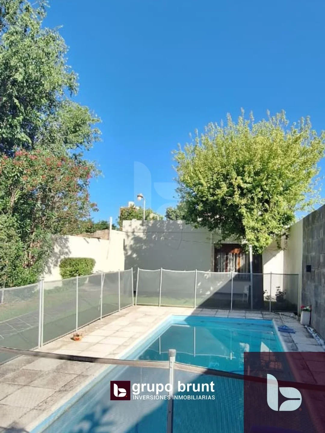 Casa en venta c/ cochera en Río Cuarto - Imagen 1