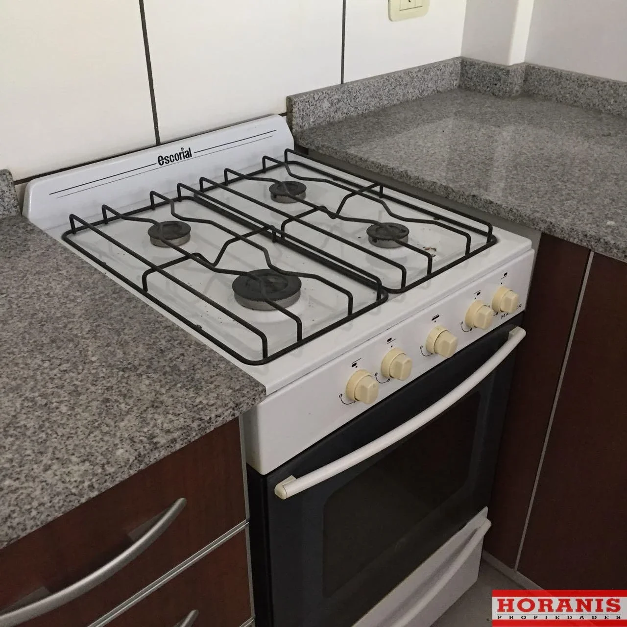 Departamento en alquiler de 2 dormitorios c/ cochera en Villa Urquiza - Imagen 2