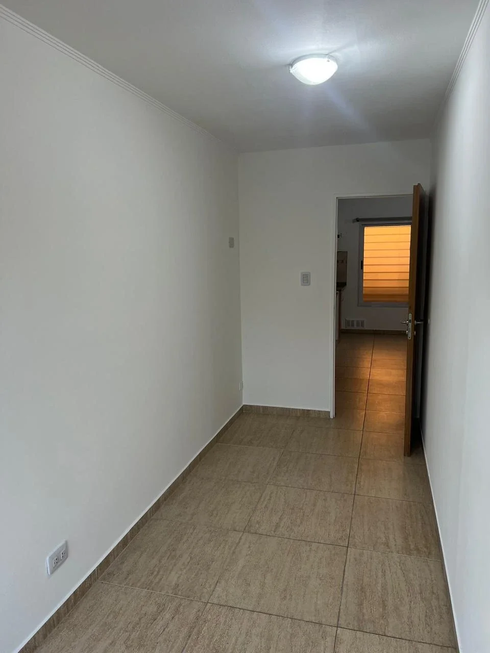 Departamento en alquiler 3 ambientes al frente con balcón en Villa Luzuriaga - Imagen 4