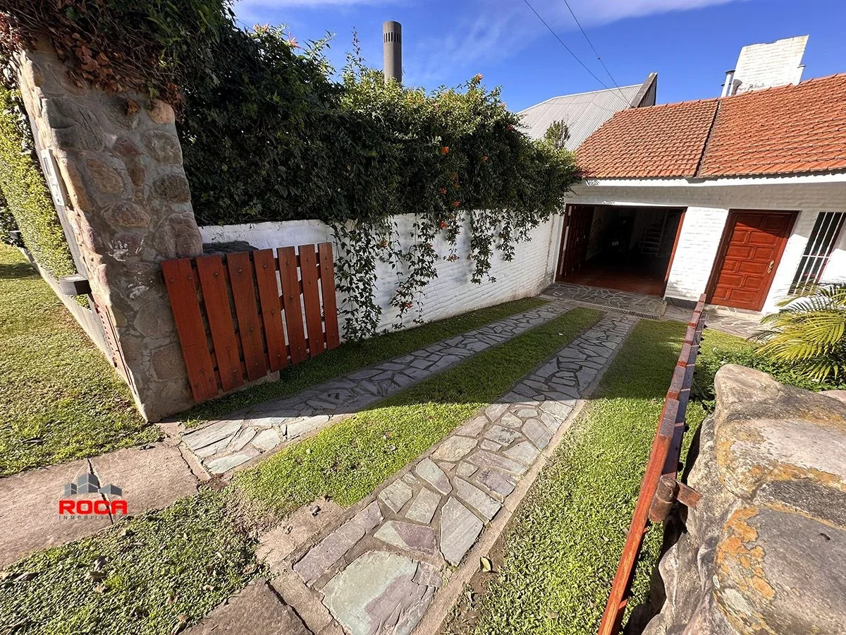 Casa en venta de 3 dormitorios c/ cochera en Los Perales - Imagen 3