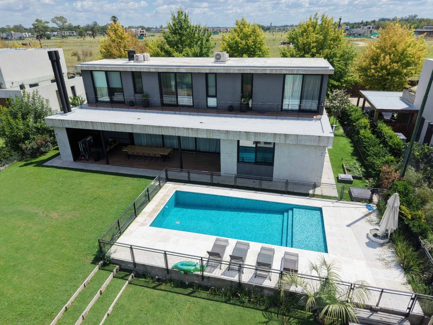 Casa en venta c/ cochera en Bella Vista - Imagen 2