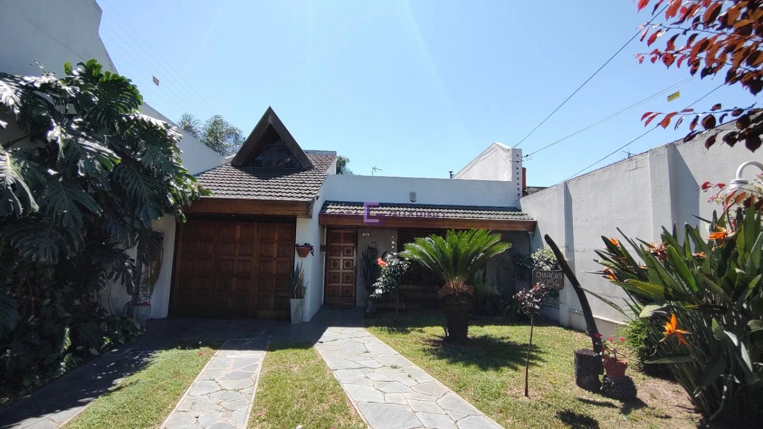 Excelente casa de 3 ambientes de 8,66 X 39 con patio con pileta y terraza - Imagen 2