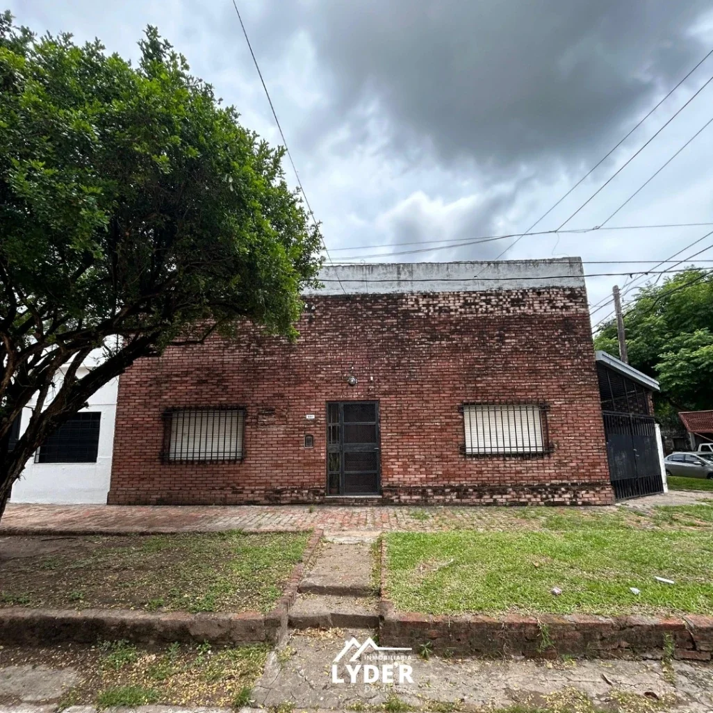 Casa en venta de 2 dormitorios c/ cochera en Macrocentro - Imagen 2