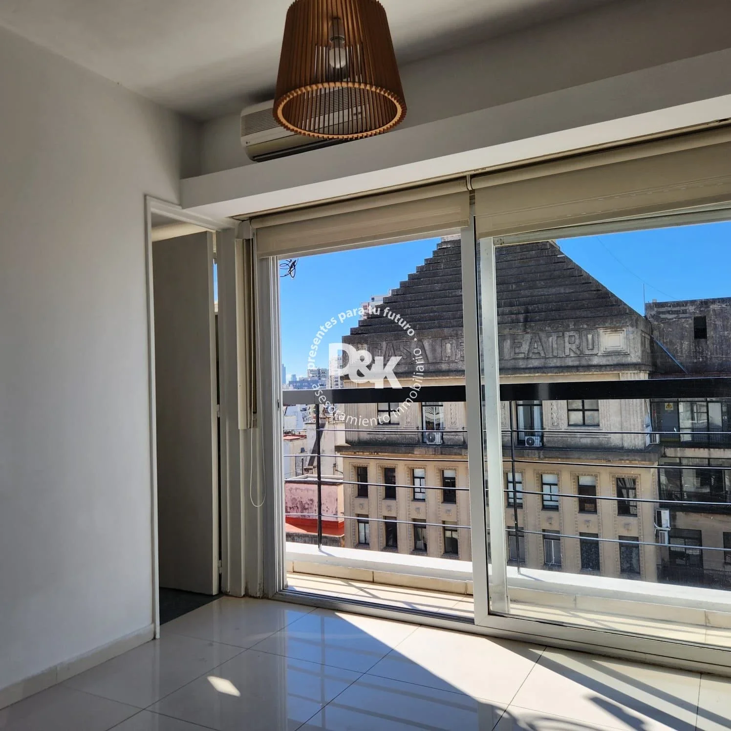 Monoambiente actualizado en venta en Recoleta, piso alto - Imagen 4